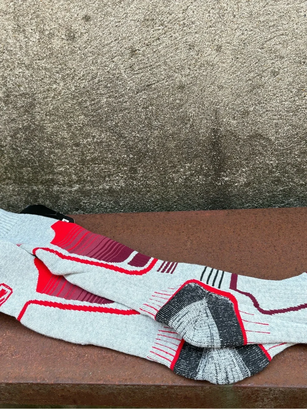 Evolution Socks Unisex Medium M6.5-8 W8-10 Technical Ski Snowboard Grey/red Nwt